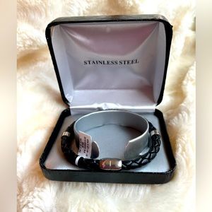 Kohl’s stainless steel black braided bracelet NIB